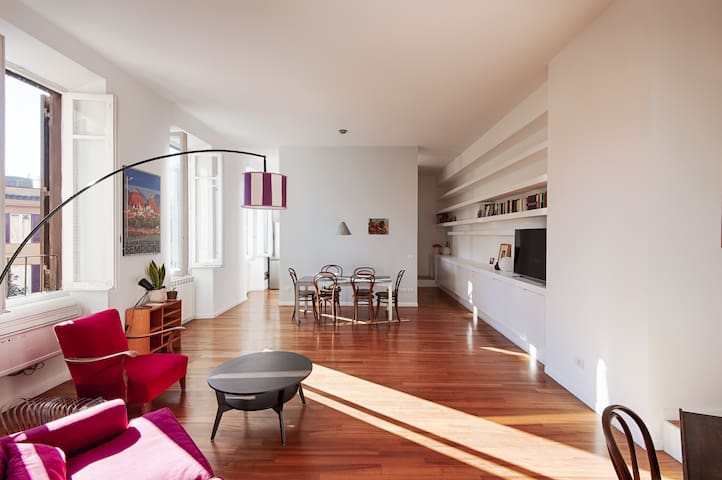 Auditorium Luxury Three Bedroom Apartment