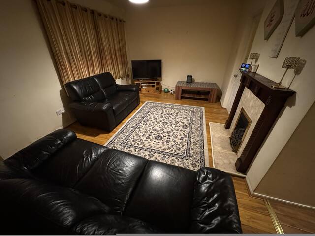 Lovely 3-Bed House in Bolton Greater Manchester gallery image 3