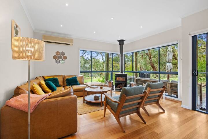 Banool I Linen Provided I Bush Views gallery image 2