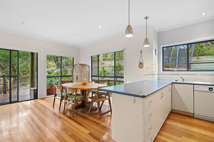 Banool I Linen Provided I Bush Views gallery image 4