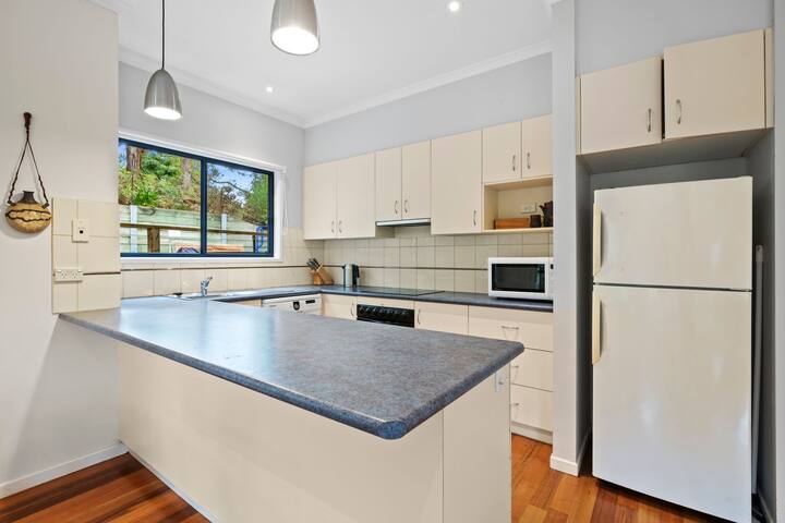 Banool I Linen Provided I Bush Views gallery image 5