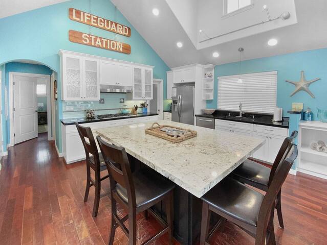 Massive Luxury Beach Home – Fire Pit, AC, Garage! gallery image 5