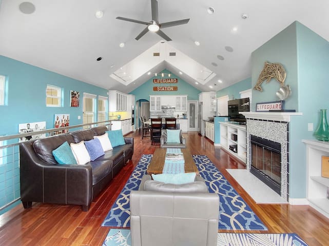 Massive Luxury Beach Home – Fire Pit, AC, Garage!