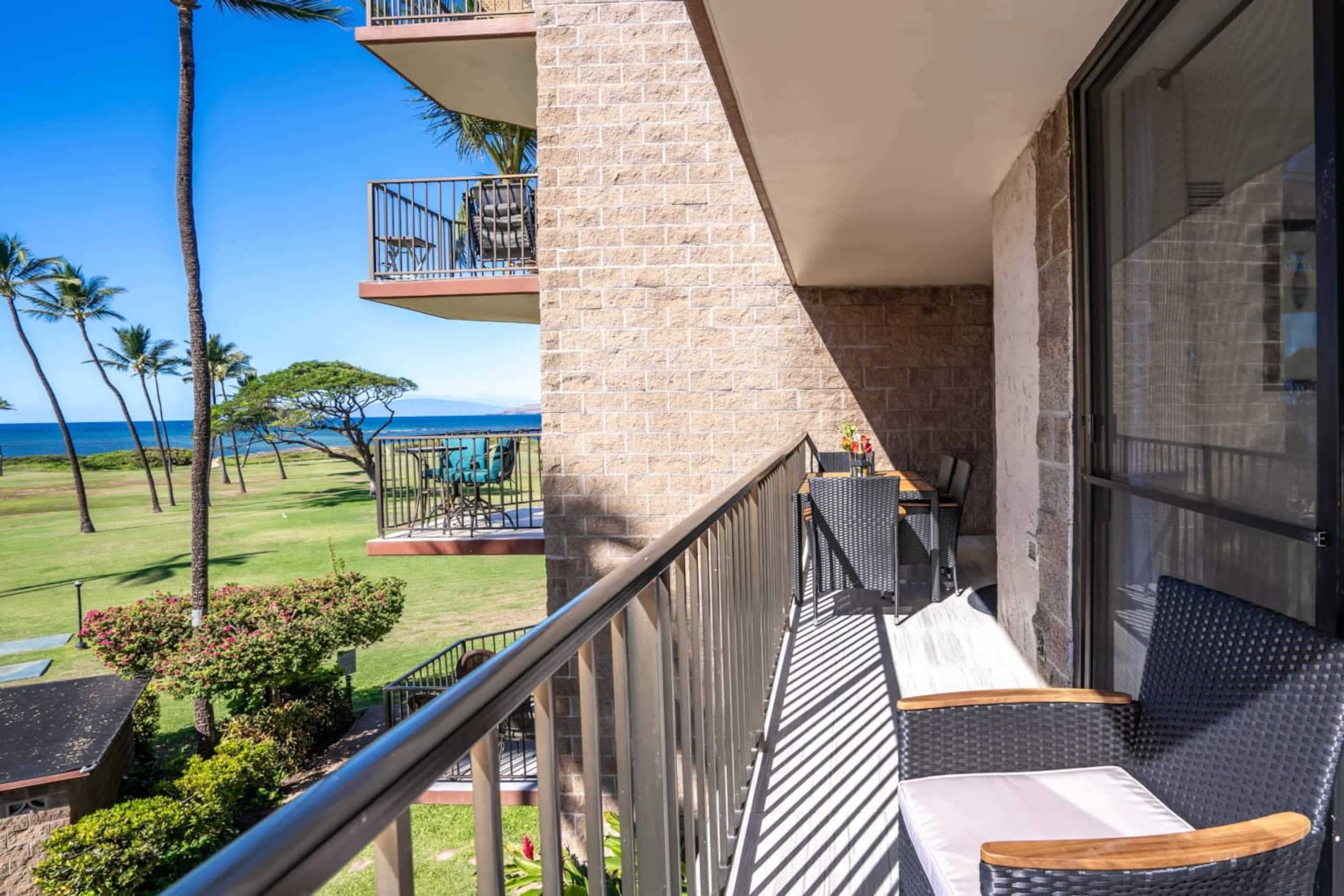 2/2 Oceanview Modern Resort Vistas - Image 44