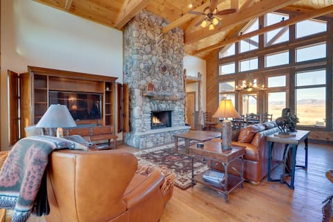 'Free Spirit Ranch' w/ Hot Tub & Mountain Views