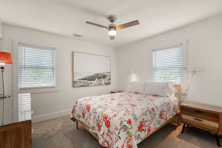 KDH180: Good Vibes Soundside | Bedroom 1 - Queen, Private Bath