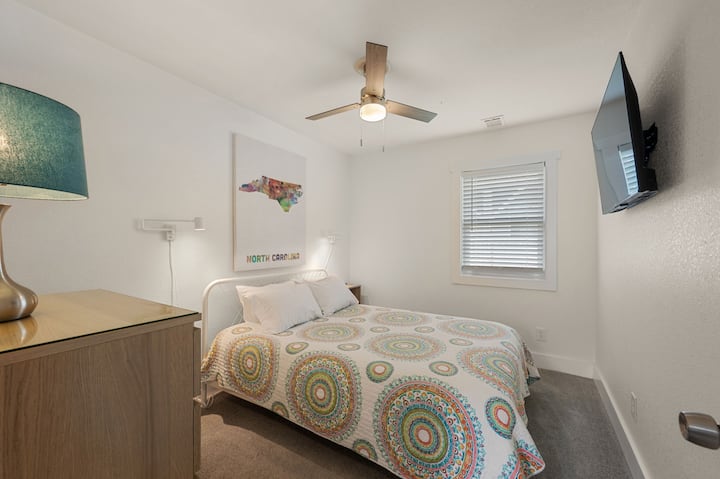 KDH180: Good Vibes Soundside | Bedroom 2 - Queen Bed