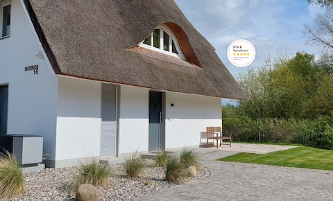 House 16 "Little Lady" with sauna and fireplace