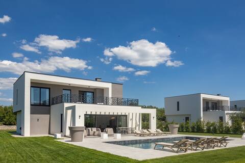 New! Luxury Villa Epic 3 - 50 m2 heated pool