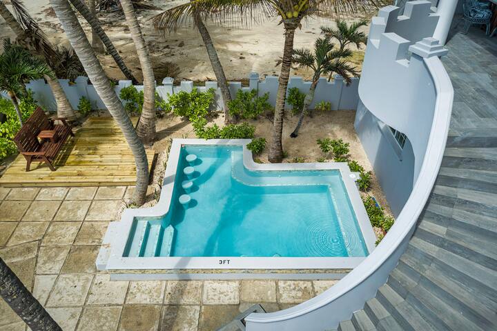 Sandcastle Oceanfront Home with stunning views gallery image 3