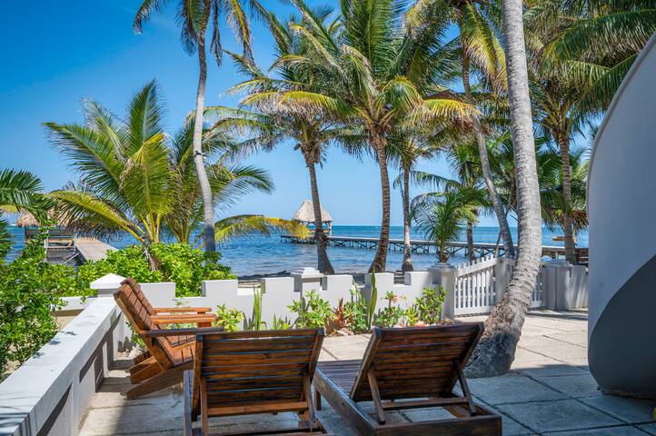 Sandcastle Oceanfront Home with stunning views gallery image 5