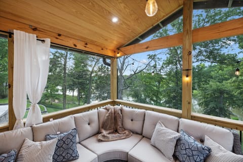 Lake Front Beauty North of Nashville