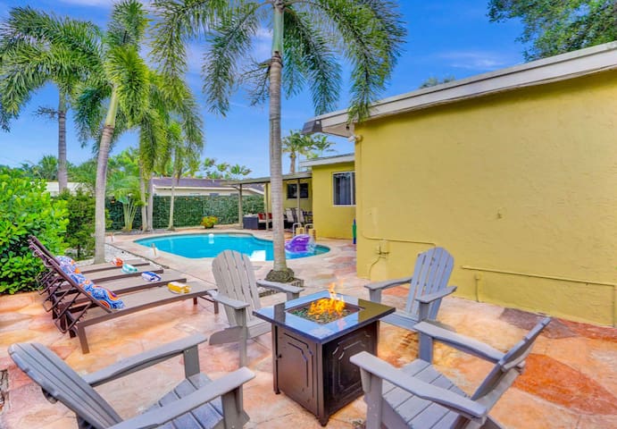 Heated Pool Tropical 5BD Villa