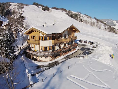 Apartment by the ski slope with sunny terrace