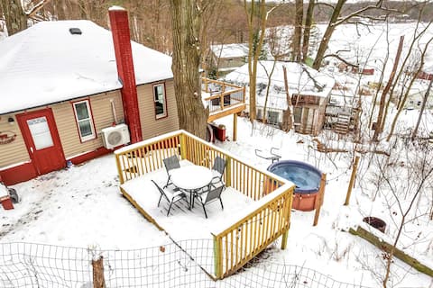 Hillside Sparta Cabin Hot tub Wi-Fi Dog Friendly