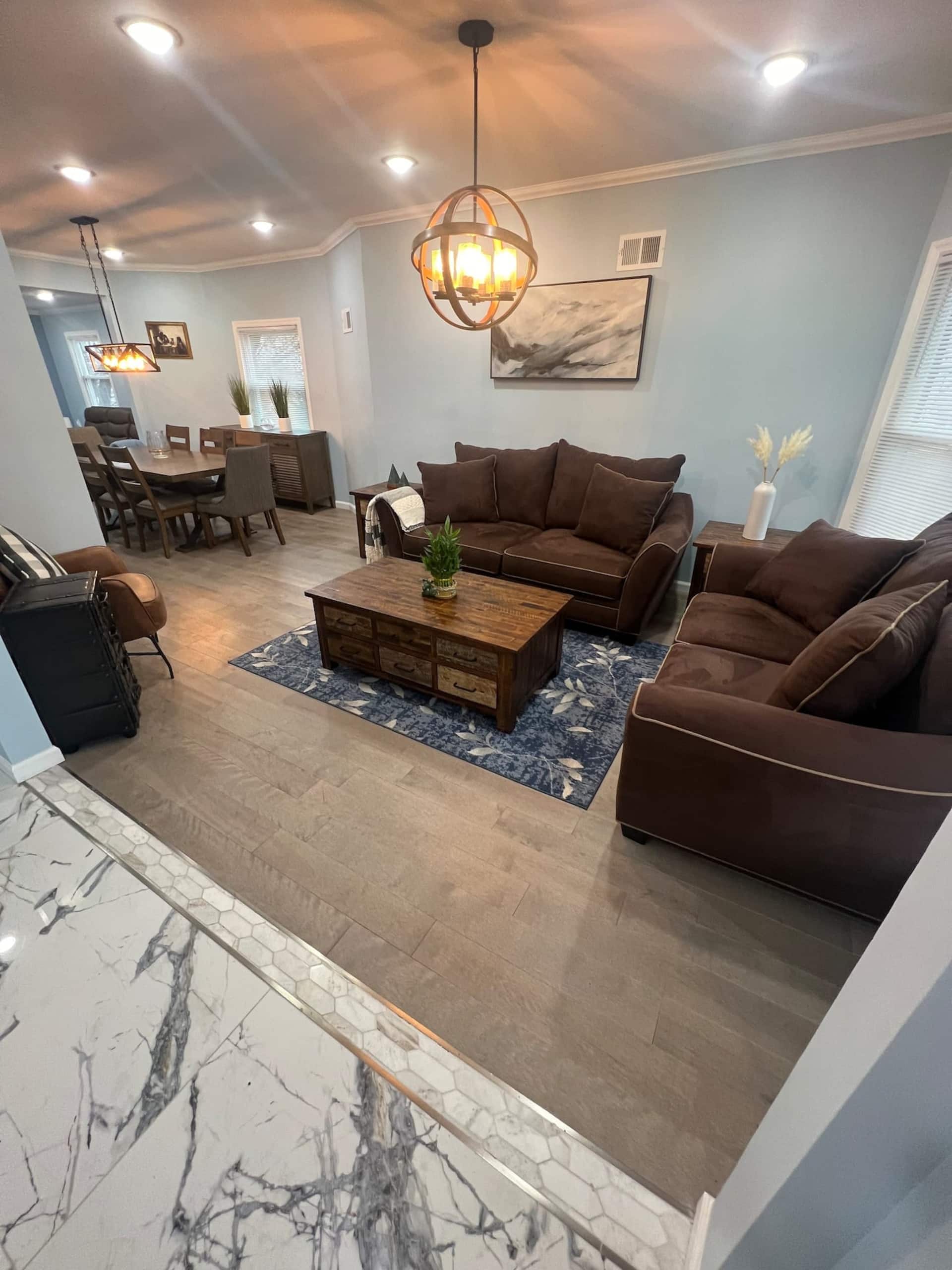 Huge Family House 12 miles from NYC4BathParking