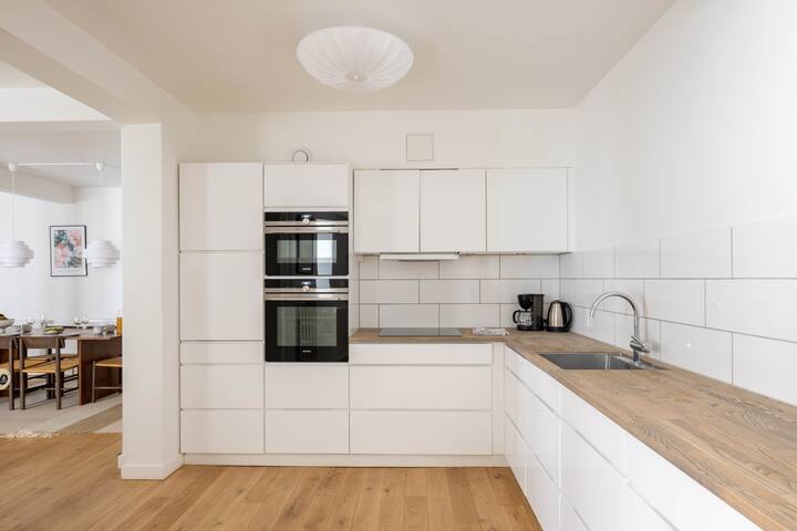 Exclusive Family-Friendly Retreat in CPH City gallery image 4