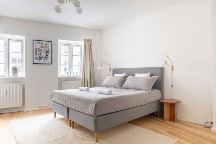 Spacious 3-BR Urban Sanctuary gallery image 2