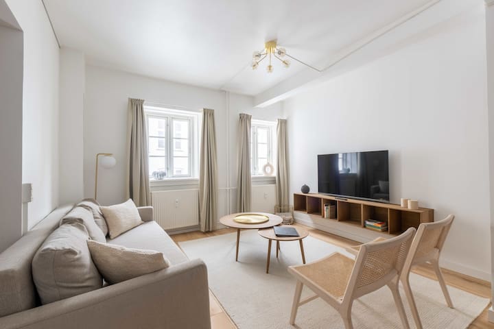 Spacious 3-BR Urban Sanctuary