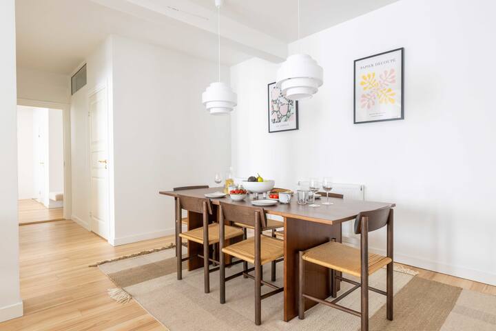 Spacious 3-BR Urban Sanctuary gallery image 3