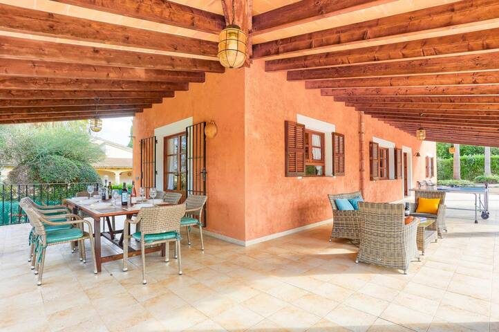 Villa Murtaretas by Villa Plus gallery image 4