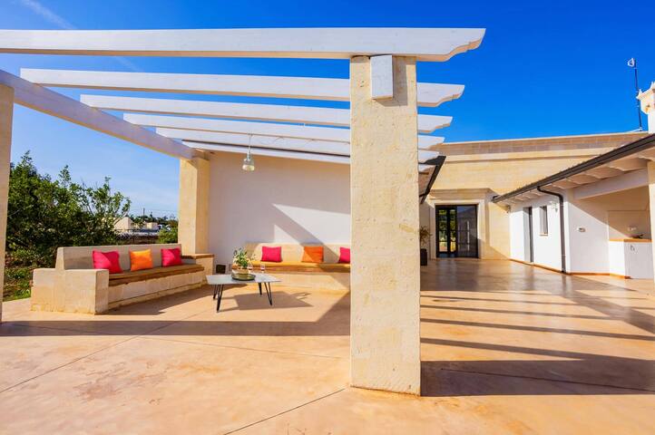 Villa Flavia by Villa Plus gallery image 4