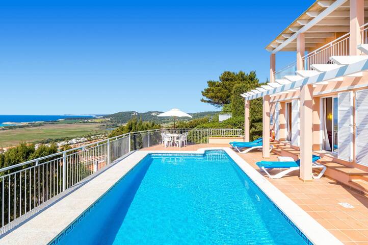 Villa Camamilla by Villa Plus gallery image 4