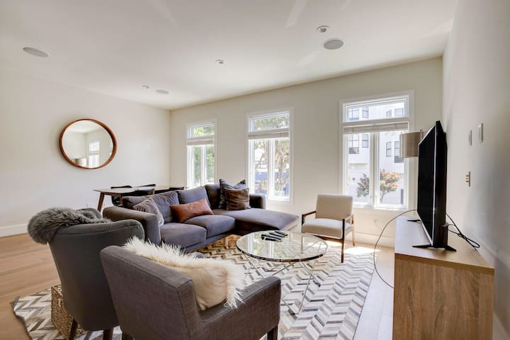 Blueground | Russian Hill, nr park, museum & shops gallery image 2