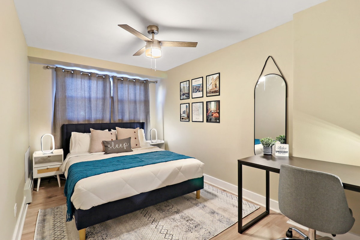 ฝันหวานในห้องนอนที่อบอุ่นนี้! เตียงควีนไซส์พร้อมเครื่องนอนนุ่มและสดชื่น