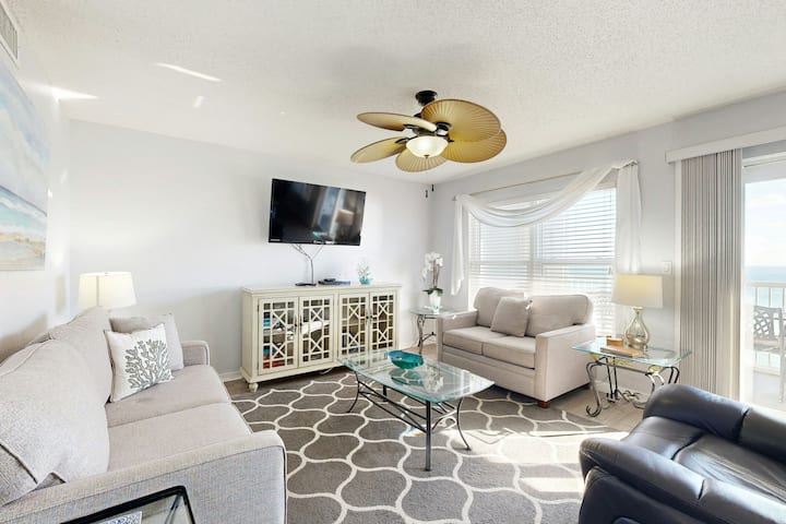 Oceanfront 2BR | 7th Floor | Pool | Balcony | AC - Apartments for Rent ...