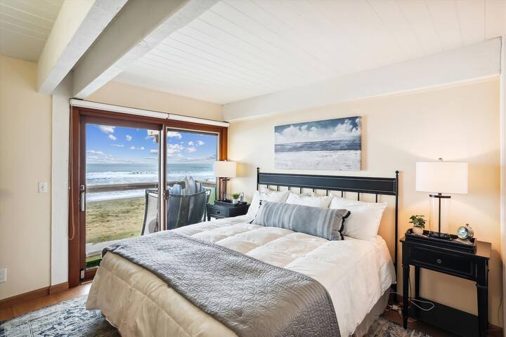 Seashore Retreat: Waterfront Haven gallery image 5