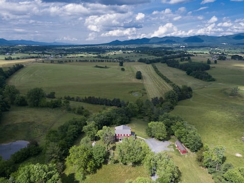 Secluded~HotTub~Game Rm~Dogs OK~Views~Outdoor Play