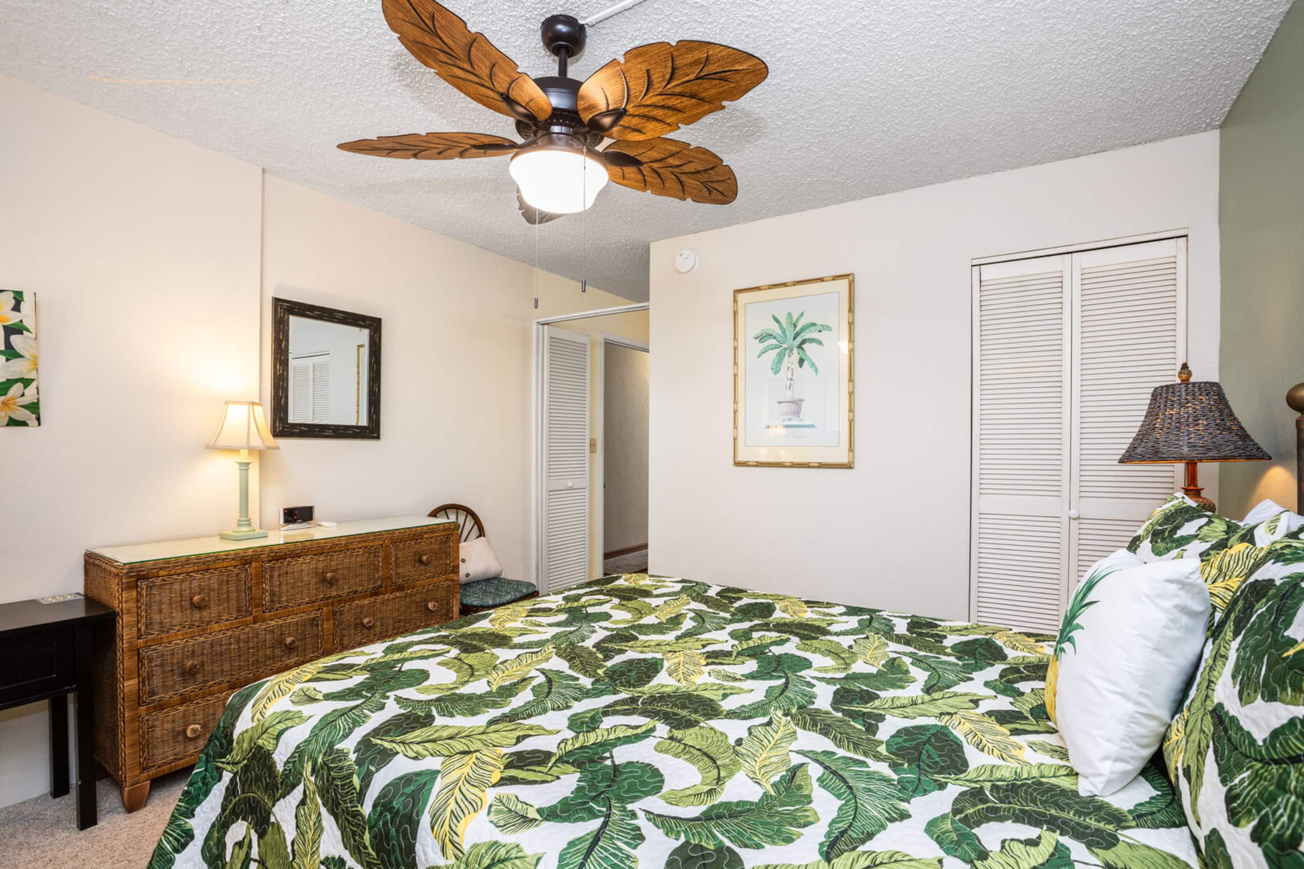 Condo in Kailua-Kona · ★4.78 · 1 bedroom · 2 beds · 1 private bath - Image 11