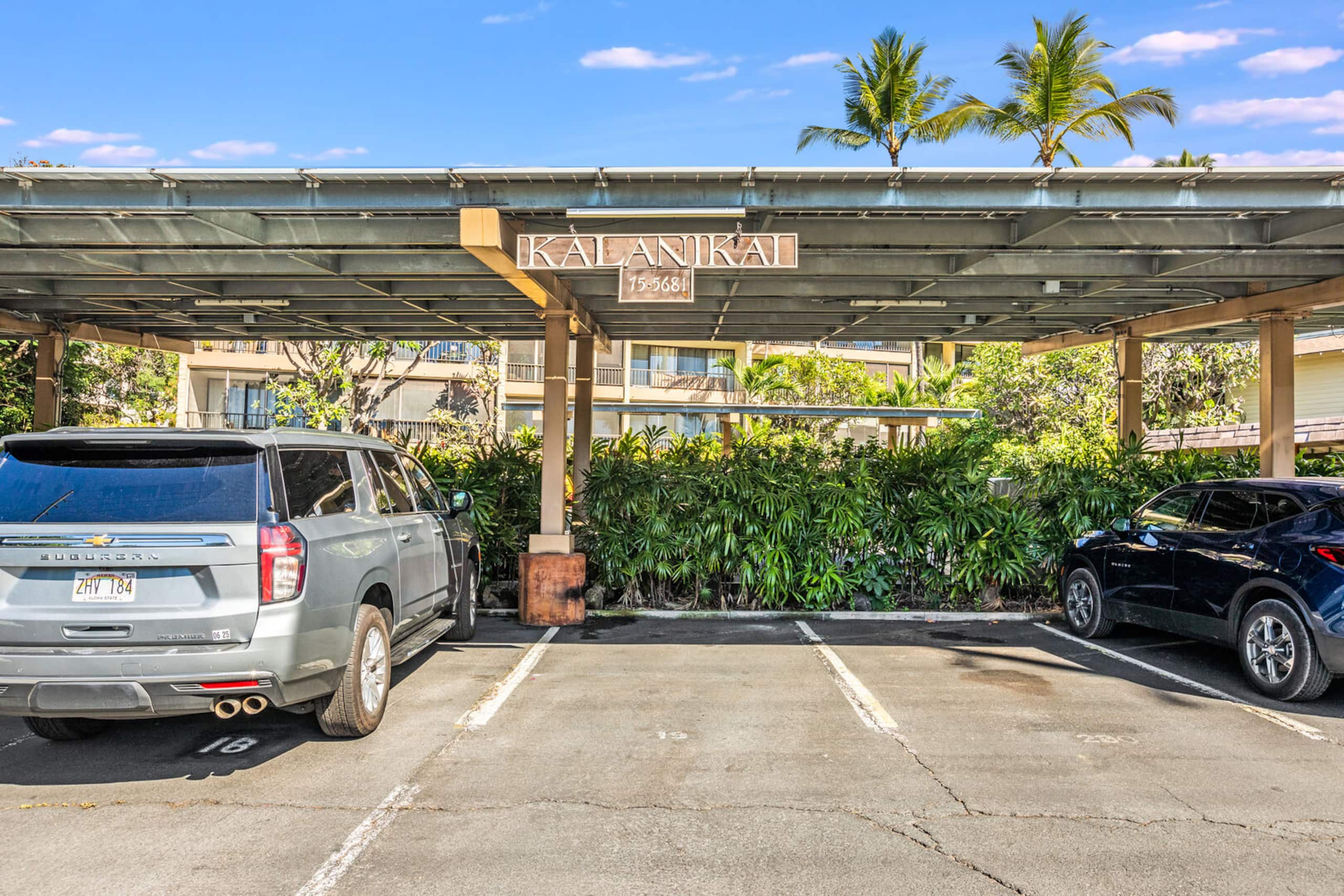 Condo in Kailua-Kona · ★4.78 · 1 bedroom · 2 beds · 1 private bath - Image 17