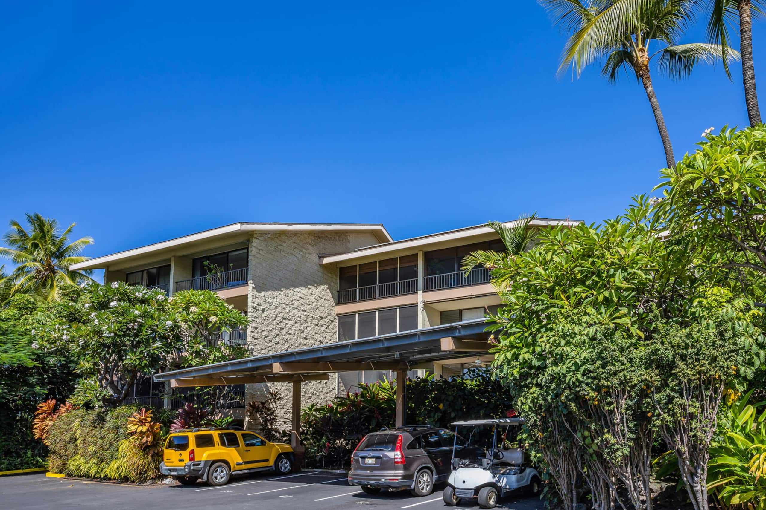 Condo in Kailua-Kona · ★4.78 · 1 bedroom · 2 beds · 1 private bath - Image 16