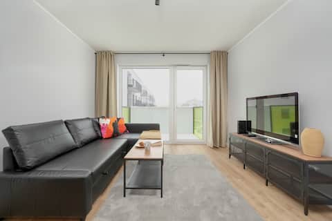 Top Airbnb: Cozy Apartment with Balcony | Free Parking in Jagodno