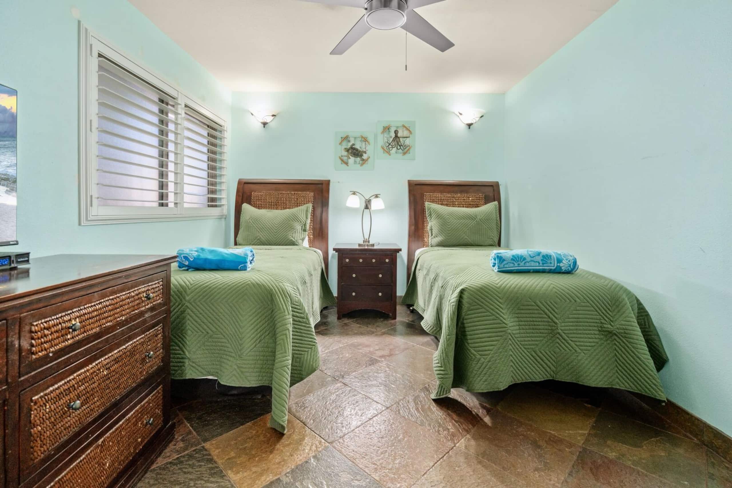 Condo in Lahaina · ★4.66 · 2 bedrooms · 4 beds · 2 baths - Image 21