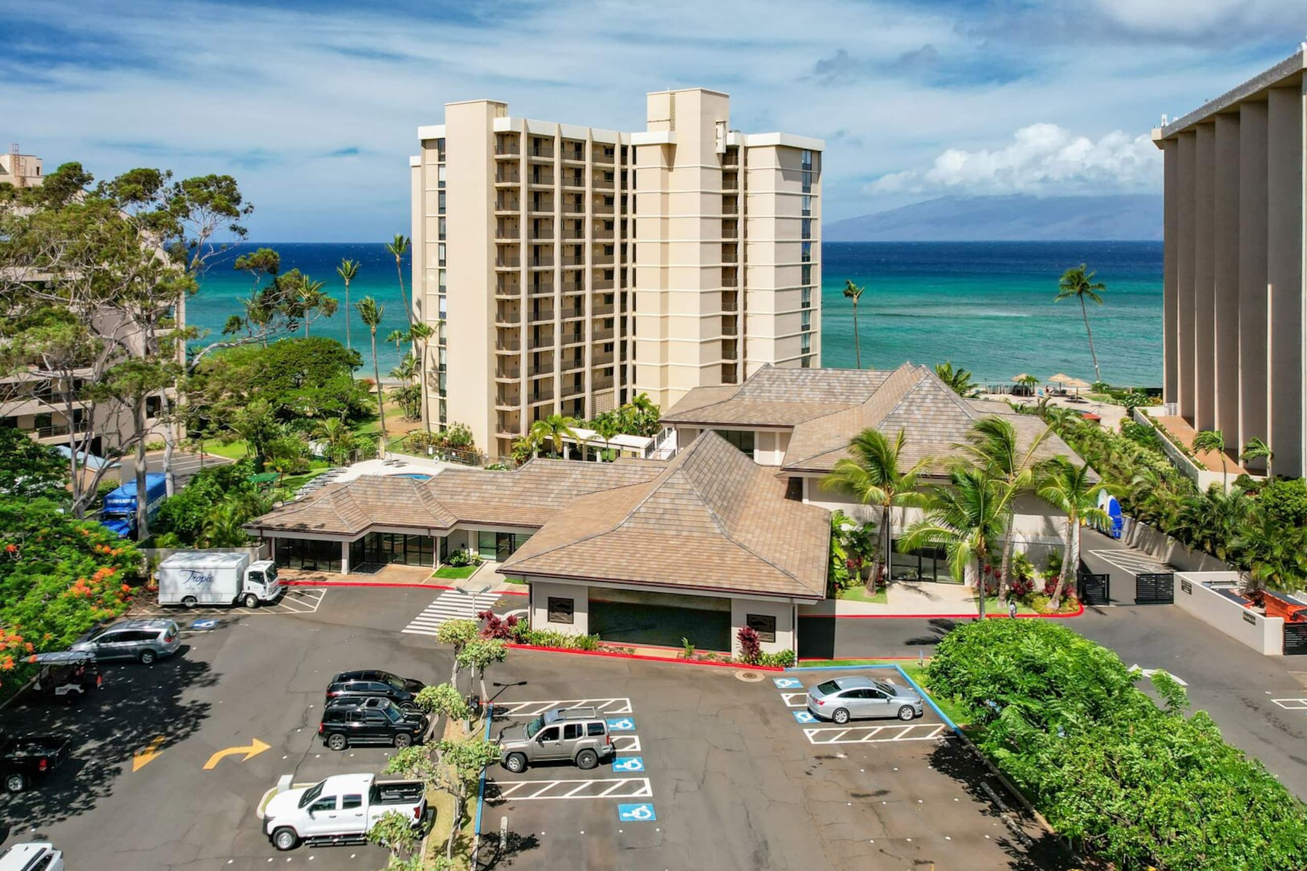 Condo in Lahaina · ★4.66 · 2 bedrooms · 4 beds · 2 baths - Image 35
