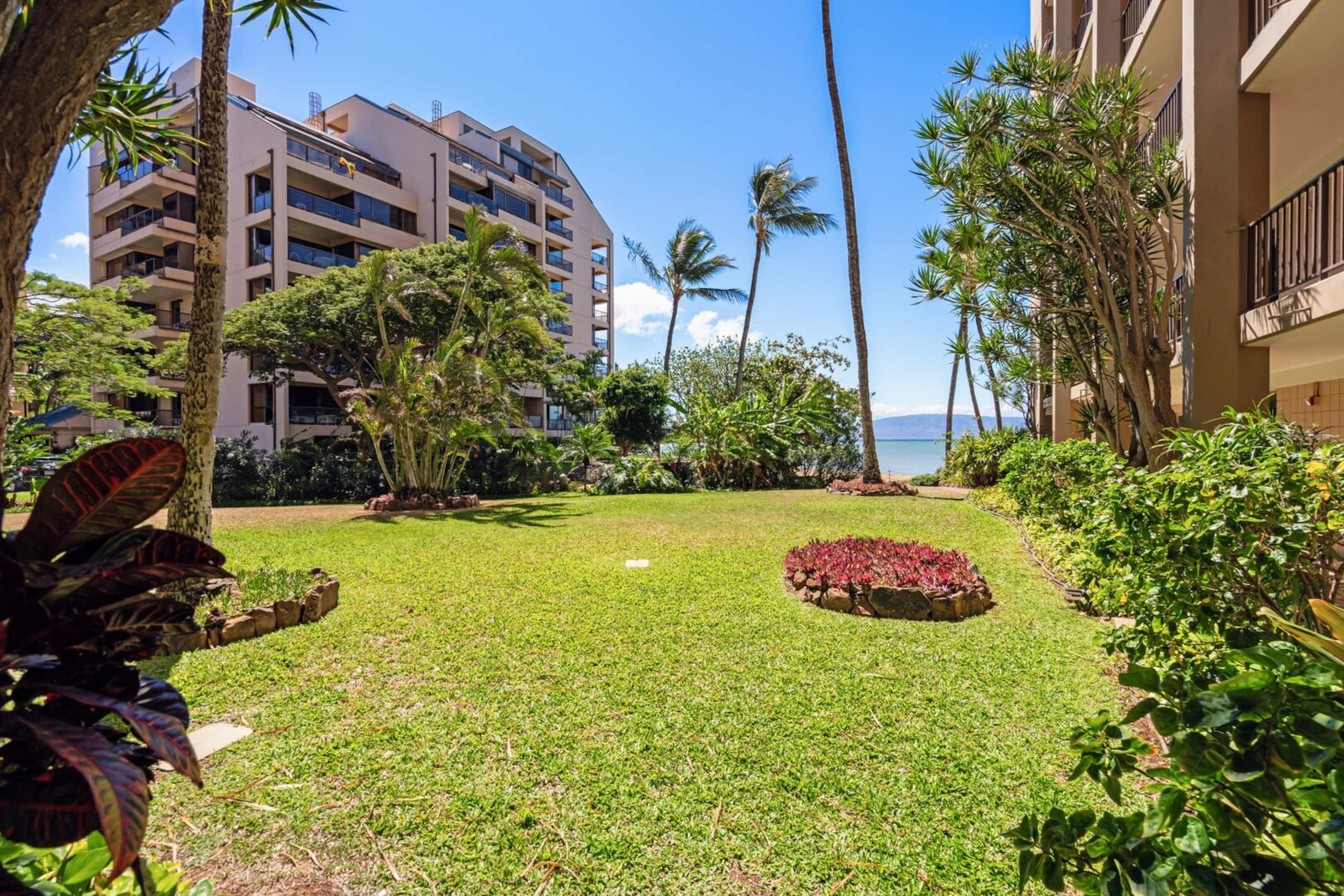 Condo in Lahaina · ★4.66 · 2 bedrooms · 4 beds · 2 baths - Image 38