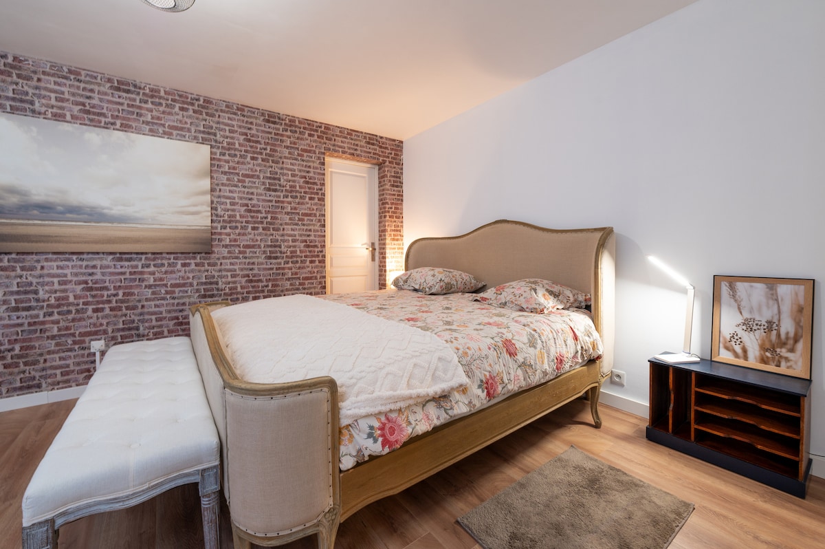 Popular Airbnb listing: Small apartment. in Saint Gildas De Rhuys