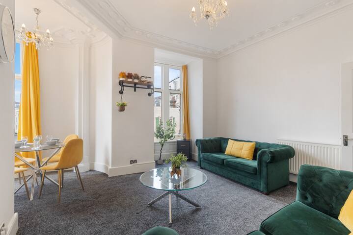 Luxury Two Bedroom Apartment in Oxford Street 10GS gallery image 2