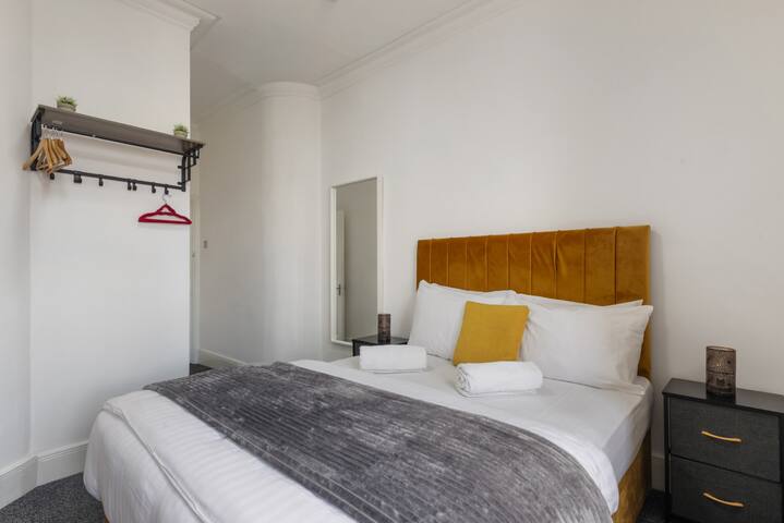 Luxury Two Bedroom Apartment in Oxford Street 10GS gallery image 5