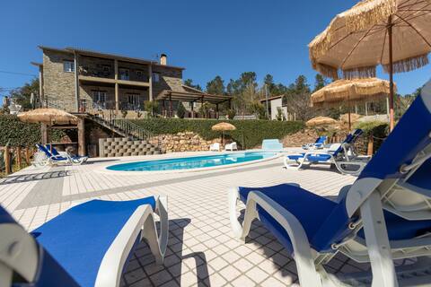 5 bdrm villa, pool, river, BBQ 4 family & friends