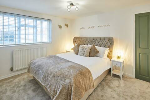 Host & Stay | Bentley Wynd