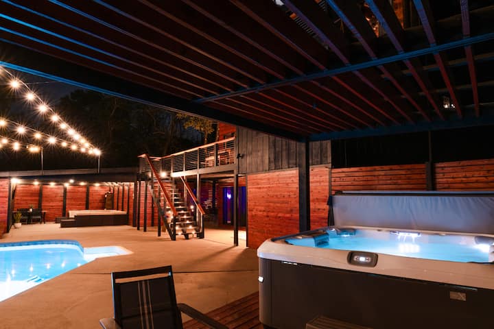 Private Heated Pool & Hot Tub; Fire Pit; Gameroom - Mountain Home, AR