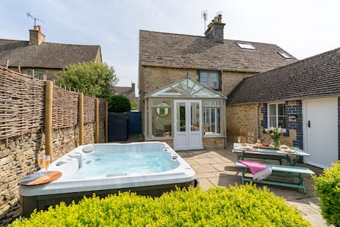 Delightfully presented dog friendly - 2 Bottom End