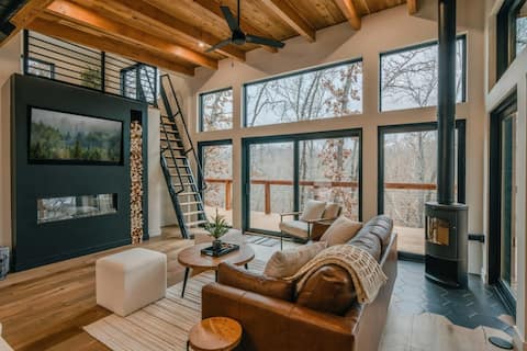 Ozark Modern Retreat, hot tub, near Beaver Lake