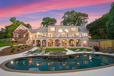 Shoreway Cove by AvantStay | Waterfront Pool, Dock