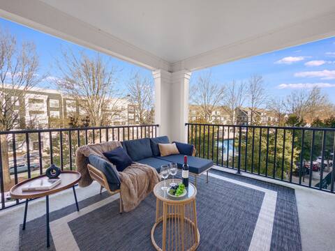 Birkdale Plaza Balcony View, Shop-Eat-Work-Play