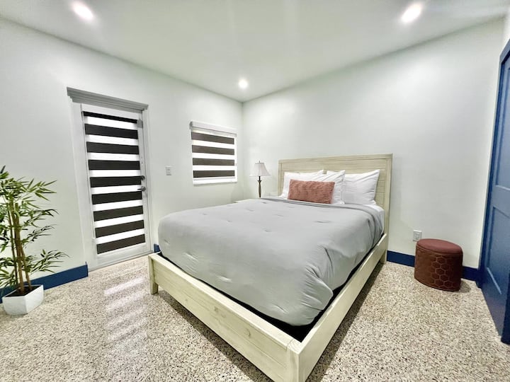 Спална соба 3 (брачен кревет (широк 180-220 см)